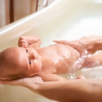 Igiene quotidiana del neonato: preziosi consigli
