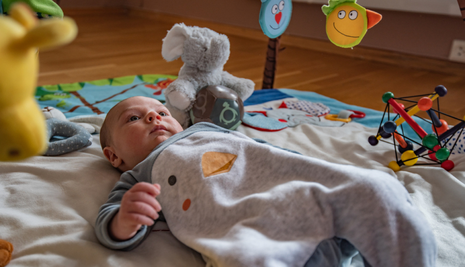 Metodo Montessori: giochi fai da te per neonati di ispirazione  montessoriana adatti per bimbi…