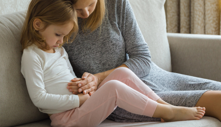 Bambina soffre di gastroenterite dovuta a Rotavirus